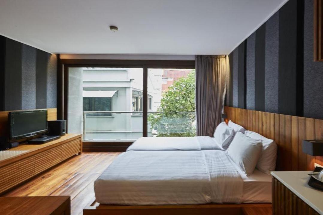 LUXX Langsuan Hotel - SHA Plus Bangkok Bagian luar foto