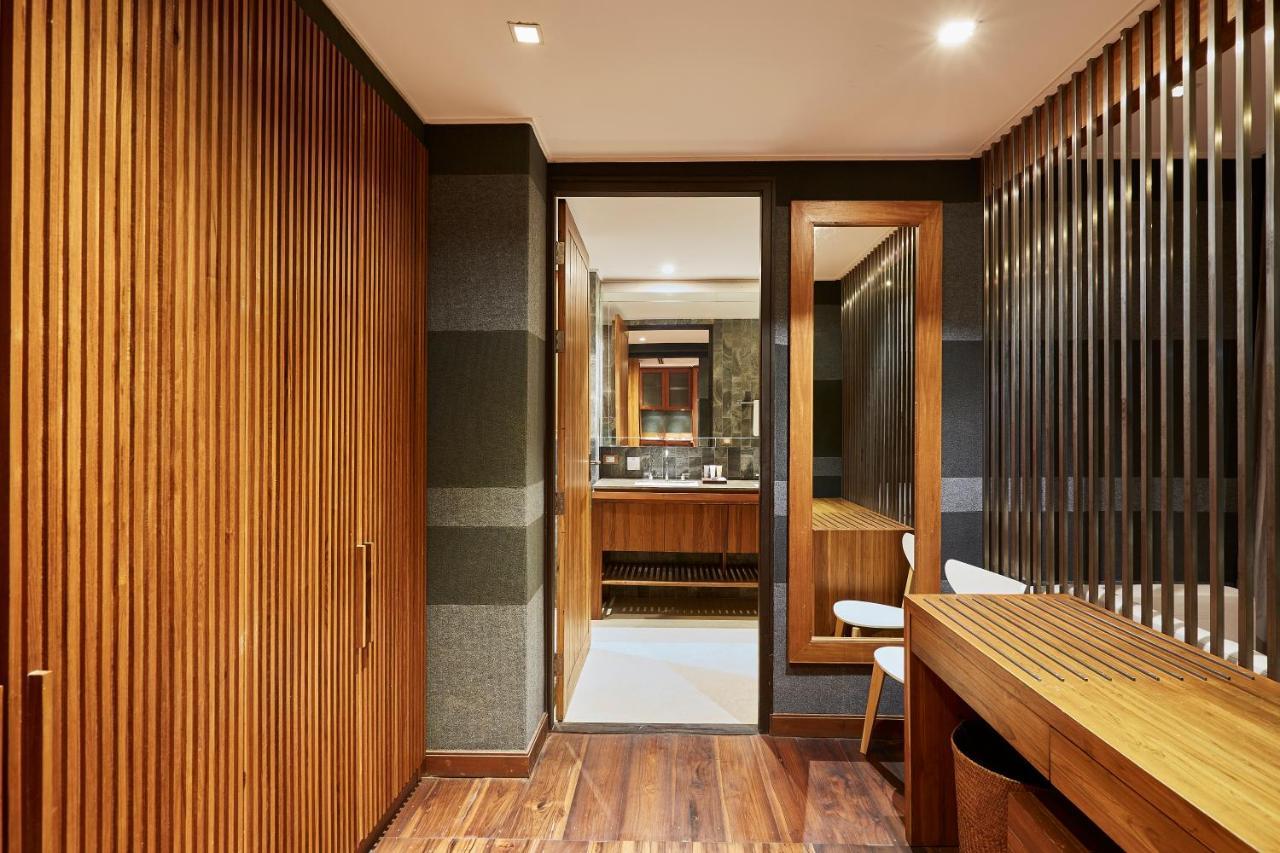 LUXX Langsuan Hotel - SHA Plus Bangkok Bagian luar foto