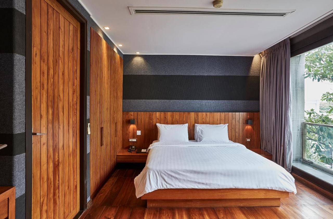 LUXX Langsuan Hotel - SHA Plus Bangkok Bagian luar foto
