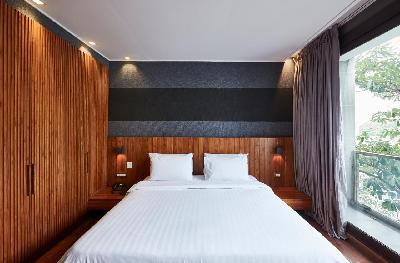 LUXX Langsuan Hotel - SHA Plus Bangkok Bagian luar foto