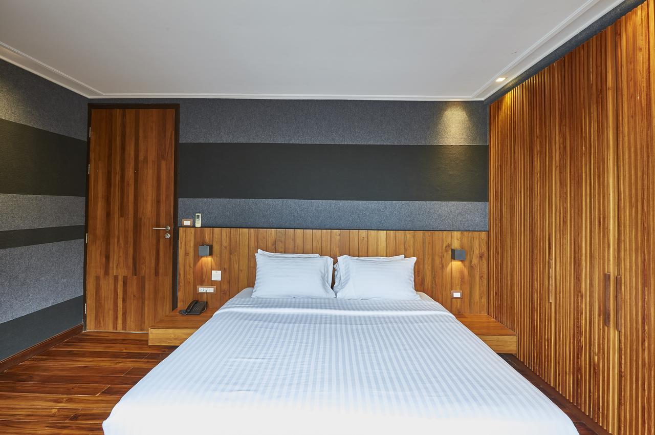 LUXX Langsuan Hotel - SHA Plus Bangkok Bagian luar foto