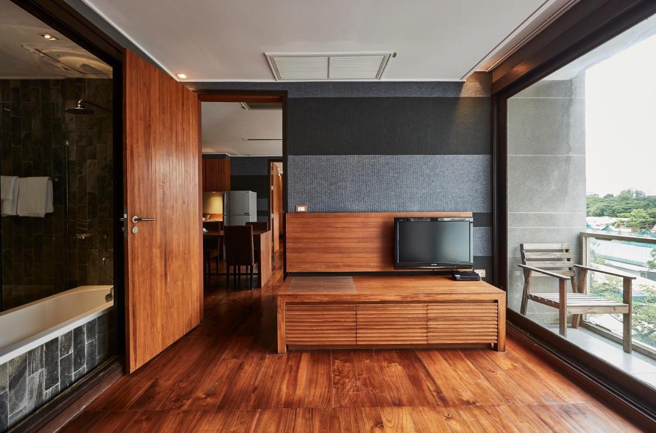 LUXX Langsuan Hotel - SHA Plus Bangkok Bagian luar foto